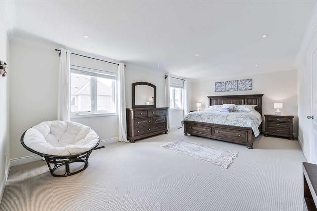1070 Warby Tr, House detached with 3 bedrooms, 3 bathrooms and 4 parking in Newmarket ON | Image 4