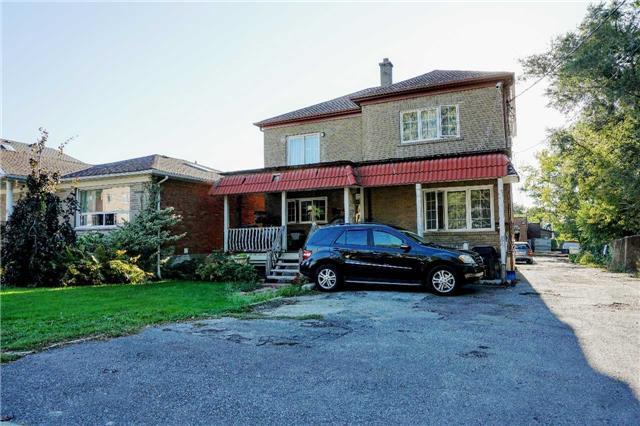 364 Gilbert Ave, House detached with 8 bedrooms, 4 bathrooms and 15 parking in Toronto ON | Image 1