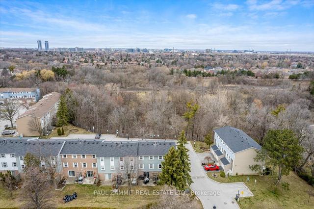 1986 John St, Townhouse with 3 bedrooms, 2 bathrooms and 2 parking in Markham ON | Image 13