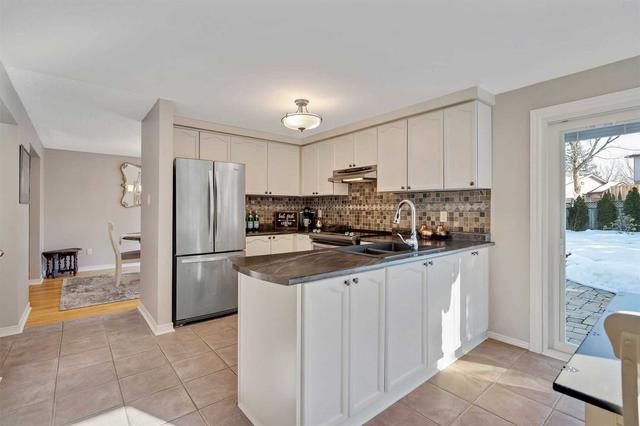 230 Oakwood Cres, House detached with 3 bedrooms, 3 bathrooms and 5 parking in Orangeville ON | Image 5