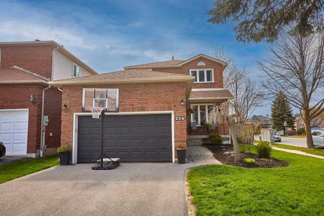 224 Bishop Dr, House detached with 3 bedrooms, 4 bathrooms and 5 parking in Barrie ON | Image 1