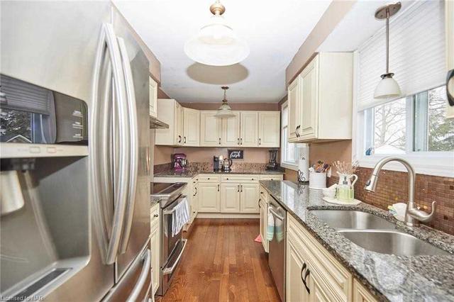 36 Oakmeadow Pl, House semidetached with 2 bedrooms, 2 bathrooms and 2 parking in St. Catharines ON | Image 14
