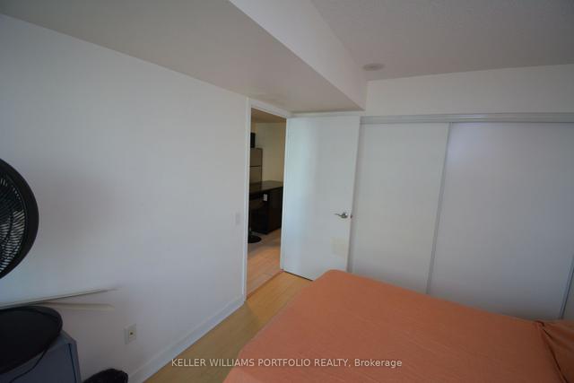 1015 - 19 Singer Crt, Condo with 1 bedrooms, 1 bathrooms and 0 parking in Toronto ON | Image 3