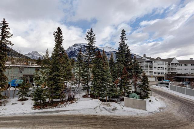 303 - 1080c Cougar Creek Drive, Condo with 2 bedrooms, 2 bathrooms and 1 parking in Kananaskis AB | Image 20