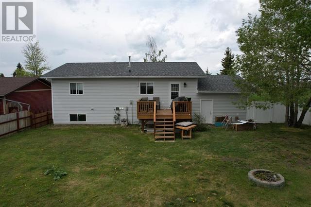 1122 7 Avenue W, House detached with 4 bedrooms, 2 bathrooms and 4 parking in Beaverlodge AB | Image 6