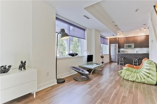 th1 - 23 Sheppard Ave E, Townhouse with 2 bedrooms, 2 bathrooms and 1 parking in Toronto ON | Image 3