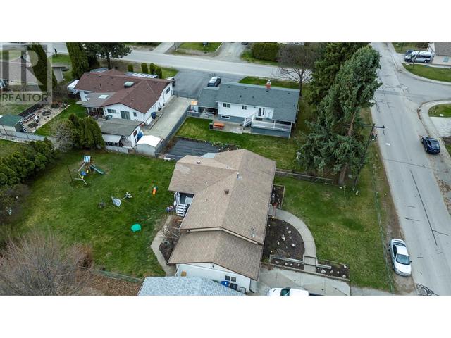 309 Wallace Road, House detached with 5 bedrooms, 2 bathrooms and 1 parking in Kelowna BC | Image 30