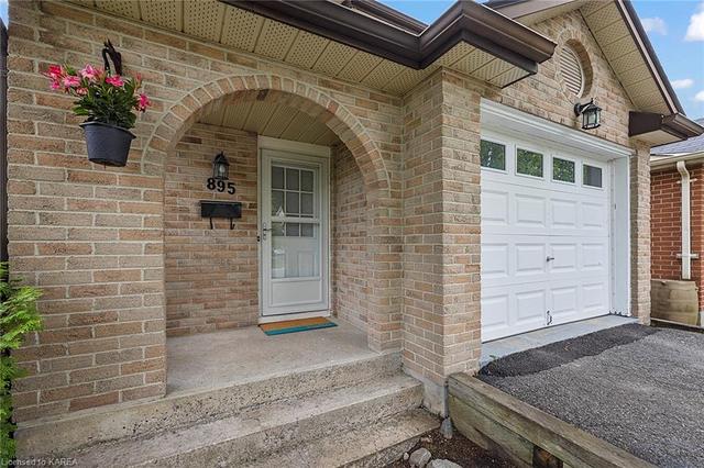 895 Purcell Crescent, House detached with 4 bedrooms, 1 bathrooms and 2 parking in Kingston ON | Image 4