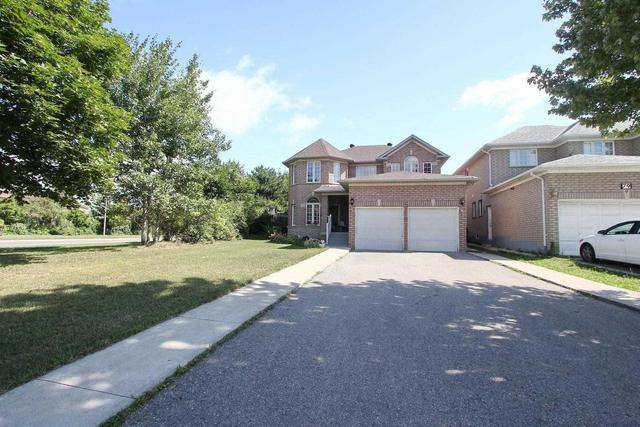 81 Springtown Tr, House detached with 4 bedrooms, 4 bathrooms and 4 parking in Brampton ON | Image 2