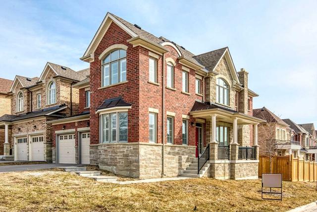 29 Walter Tunny Cres, House detached with 4 bedrooms, 4 bathrooms and 6 parking in East Gwillimbury ON | Image 1