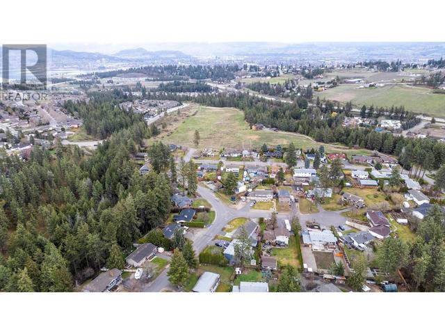 1077 Sussex Road, House detached with 3 bedrooms, 2 bathrooms and 4 parking in West Kelowna BC | Image 24