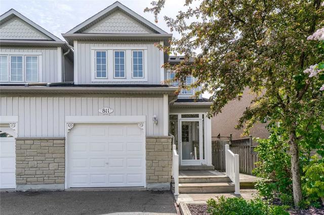 811 Avocado Cres, House semidetached with 3 bedrooms, 3 bathrooms and 3 parking in Mississauga ON | Image 1
