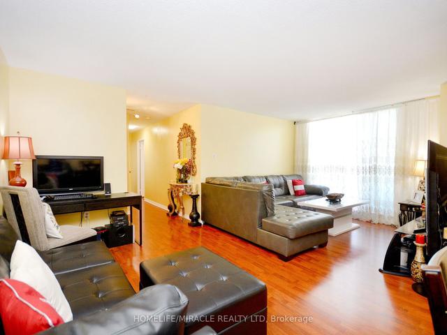 1906 - 21 Knightsbridge Rd, Condo with 2 bedrooms, 1 bathrooms and 1 parking in Brampton ON | Image 8