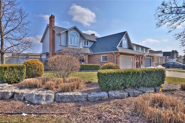 16 Fairhaven Drive, House detached with 4 bedrooms, 3 bathrooms and 6 parking in St. Catharines ON | Image 4