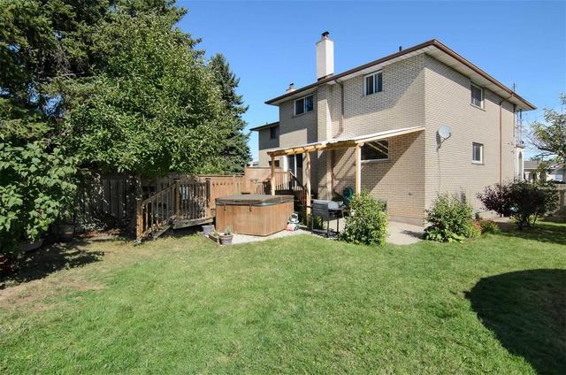 20 Algonquin Crt, House semidetached with 4 bedrooms, 3 bathrooms and 4 parking in Hamilton ON | Image 13