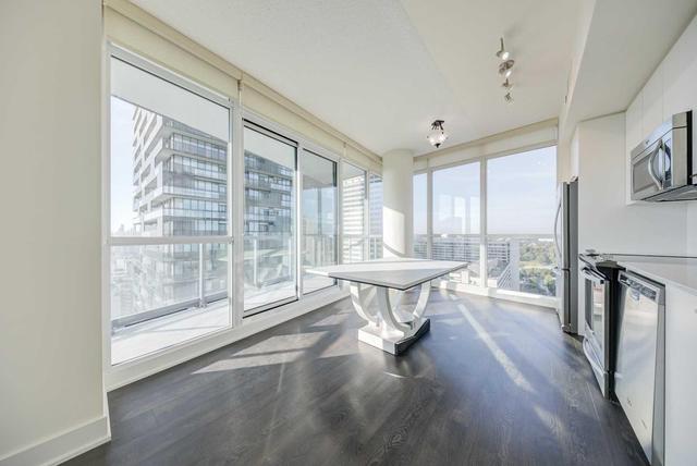 2502 - 30 Roehampton Ave, Condo with 2 bedrooms, 2 bathrooms and 1 parking in Toronto ON | Image 3
