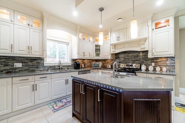 17429 58 Avenue, House detached with 7 bedrooms, 5 bathrooms and 6 parking in Surrey BC | Image 14