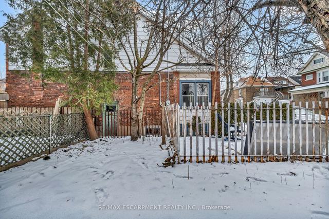 51 Cedar Ave, House detached with 3 bedrooms, 2 bathrooms and 1 parking in Hamilton ON | Image 29