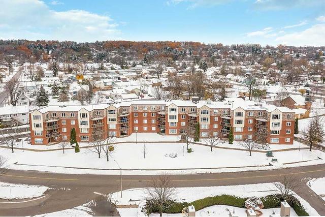 402 - 11 Beck Blvd, Condo with 1 bedrooms, 1 bathrooms and 1 parking in Penetanguishene ON | Image 1