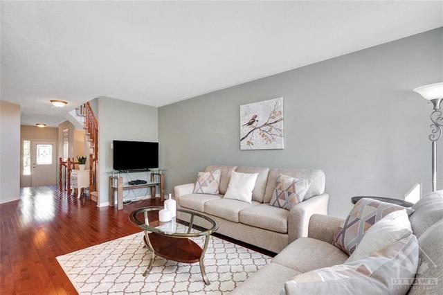 100 Prem Circle, Townhouse with 3 bedrooms, 3 bathrooms and 2 parking in Ottawa ON | Image 7