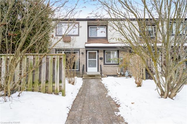 42 Wilsonview Avenue, House attached with 2 bedrooms, 1 bathrooms and 1 parking in Guelph ON | Image 1