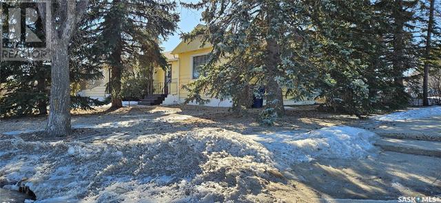 732 97th Street, House detached with 2 bedrooms, 1 bathrooms and null parking in Tisdale SK | Image 2