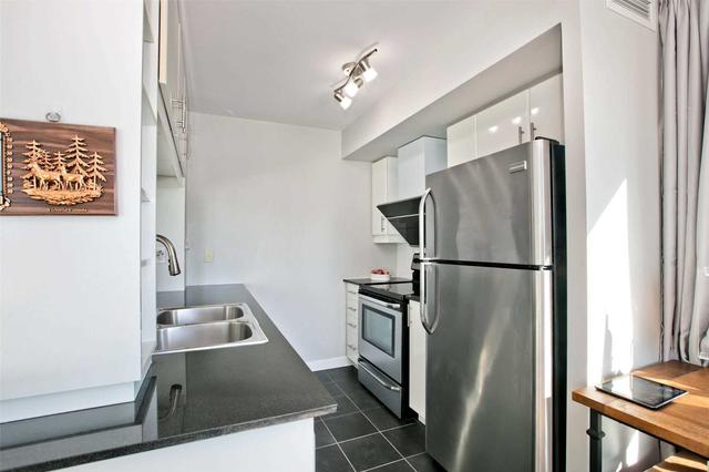 1008 - 190 Borough Dr, Condo with 2 bedrooms, 2 bathrooms and 1 parking in Toronto ON | Image 3