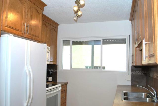 906 Ventura Crescent N, House detached with 3 bedrooms, 1 bathrooms and 2 parking in Lethbridge AB | Image 6