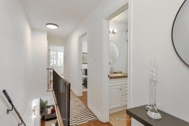 940 Shaw St, House semidetached with 3 bedrooms, 4 bathrooms and 3 parking in Toronto ON | Image 17