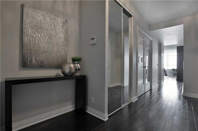 Lph1 - 1055 Southdown Rd, Condo with 1 bedrooms, 2 bathrooms and 1 parking in Mississauga ON | Image 3