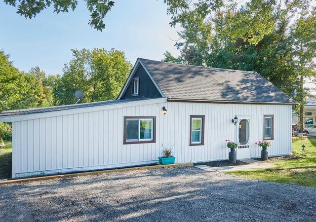 13587 County Rd 21 Rd, House detached with 3 bedrooms, 1 bathrooms and 6 parking in Cramahe ON | Image 1