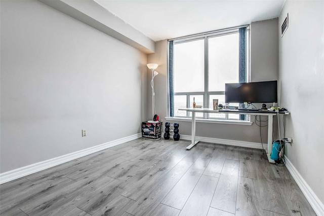 1802 - 410 Mclevin Ave, Condo with 2 bedrooms, 2 bathrooms and 1 parking in Toronto ON | Image 14