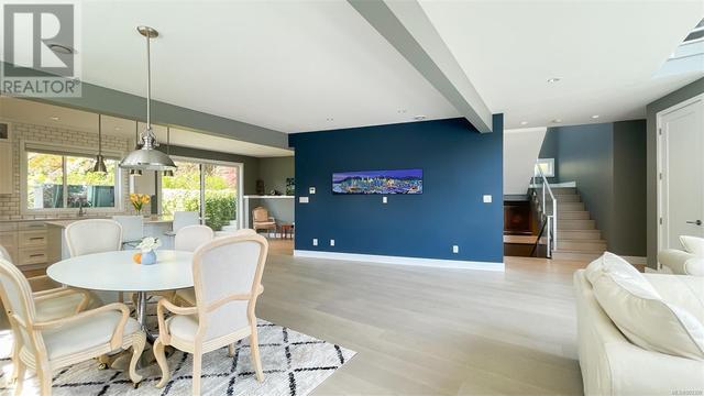 3894 Wilkinson Rd, House detached with 6 bedrooms, 5 bathrooms and 6 parking in Saanich BC | Image 10