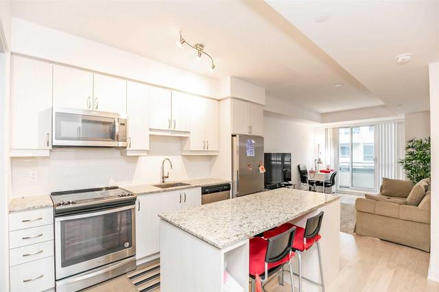 Se 605 - 9199 Yonge St, Condo with 2 bedrooms, 2 bathrooms and 1 parking in Richmond Hill ON | Image 3