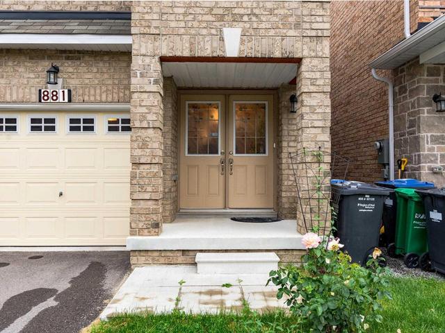 881 Francine Cres, House semidetached with 4 bedrooms, 3 bathrooms and 1 parking in Mississauga ON | Image 2