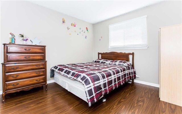 80 Guildford Cres, Townhouse with 3 bedrooms, 2 bathrooms and 1 parking in Brampton ON | Image 16