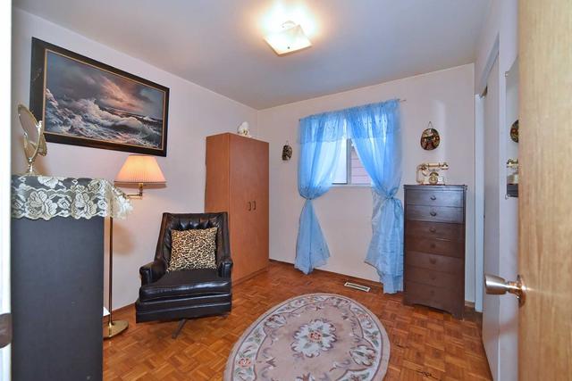 106 Petworth Cres, House semidetached with 3 bedrooms, 2 bathrooms and 3 parking in Toronto ON | Image 8