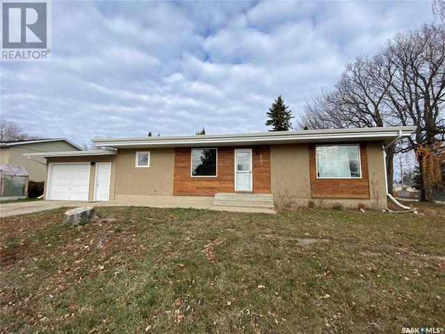 2945 1st Avenue E, House detached with 4 bedrooms, 2 bathrooms and null parking in Prince Albert SK | Image 1