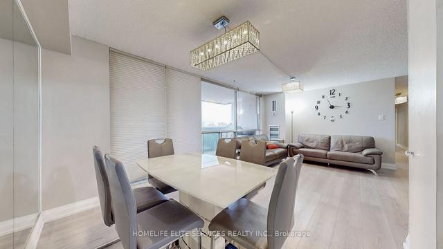612 - 120 Dundalk Dr, Condo with 2 bedrooms, 1 bathrooms and 1 parking in Toronto ON | Image 5