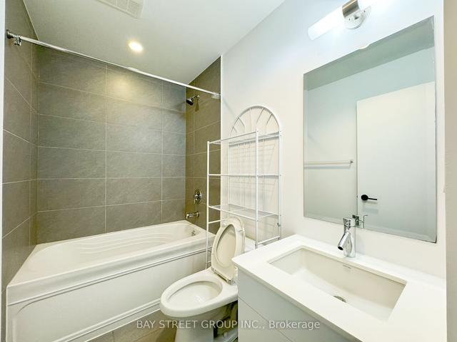 1107 - 426 University Ave, Condo with 1 bedrooms, 1 bathrooms and 0 parking in Toronto ON | Image 32