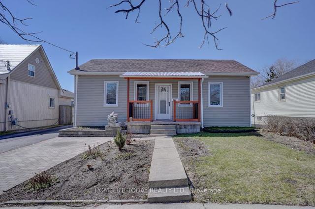 804 Rowena St, House detached with 3 bedrooms, 2 bathrooms and 3 parking in Oshawa ON | Image 1