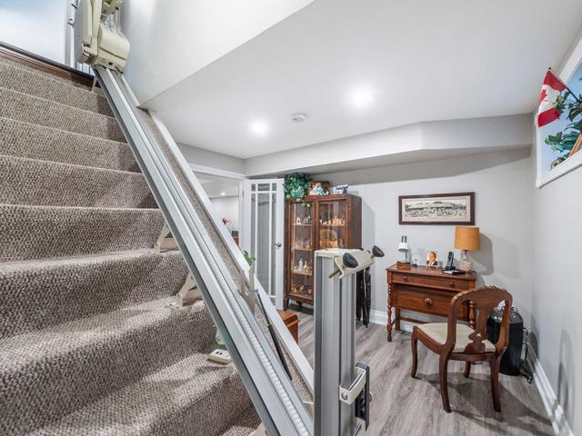 158 Orchard Heights Blvd, House detached with 3 bedrooms, 2 bathrooms and 5 parking in Aurora ON | Image 17