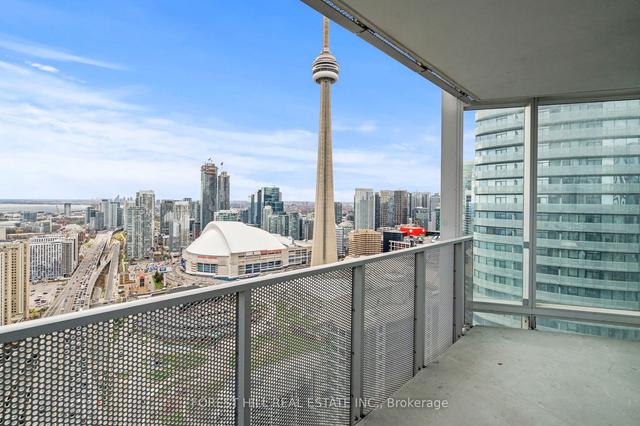 4510 - 10 York St, Condo with 3 bedrooms, 3 bathrooms and 1 parking in Toronto ON | Image 31