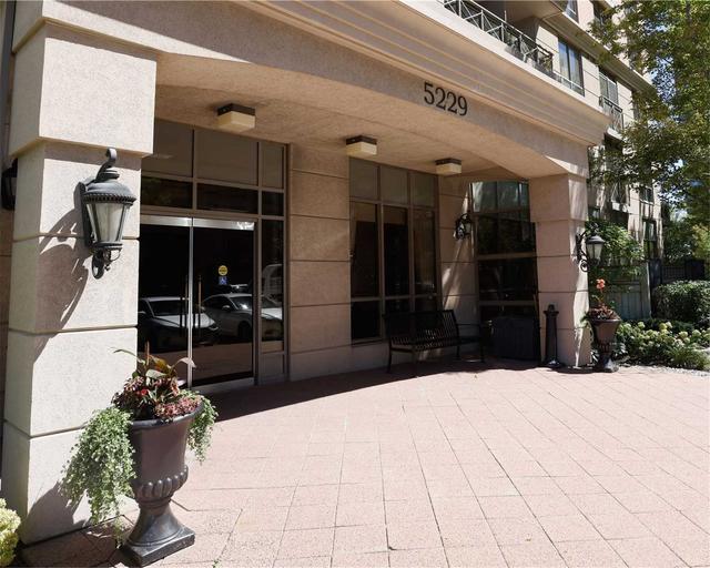 1405 - 5229 Dundas St W, Condo with 2 bedrooms, 2 bathrooms and 2 parking in Toronto ON | Image 12