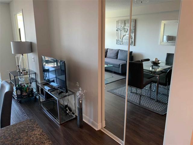 719 - 525 Wilson Ave, Condo with 1 bedrooms, 1 bathrooms and 1 parking in Toronto ON | Image 4