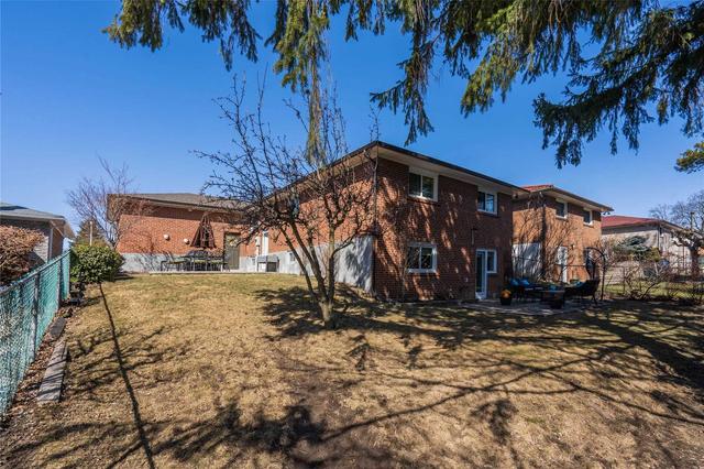 33 Fulbert Cres, House detached with 3 bedrooms, 3 bathrooms and 4 parking in Toronto ON | Image 24