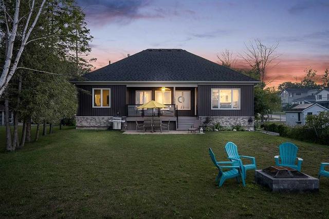 927 Adams Rd, House detached with 4 bedrooms, 2 bathrooms and 5 parking in Innisfil ON | Image 18