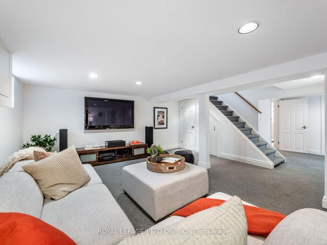103 Cortleigh Blvd, House detached with 4 bedrooms, 5 bathrooms and 6 parking in Toronto ON | Image 18