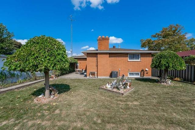 2282 King St E, House detached with 3 bedrooms, 2 bathrooms and 5 parking in Hamilton ON | Image 32