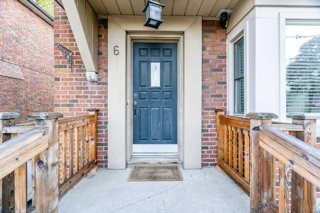 6 Don Mills Rd, House detached with 3 bedrooms, 2 bathrooms and 4 parking in Toronto ON | Image 2